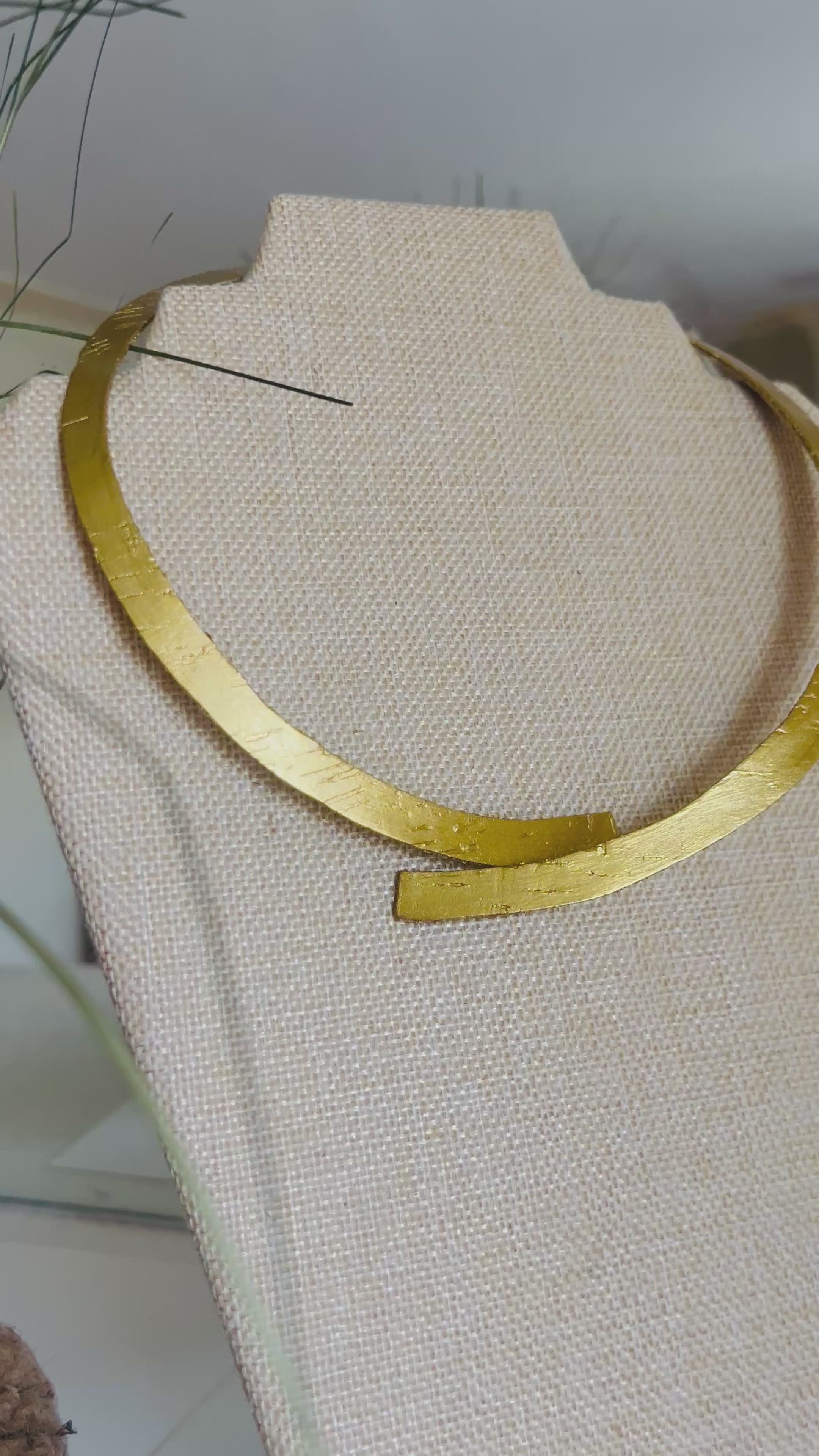 Golden coil necklace